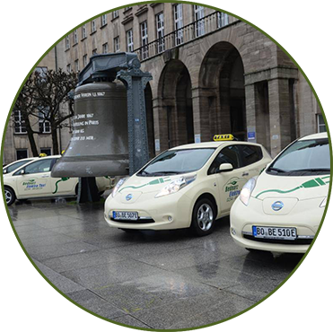 Bednarz Elektro Taxi stellt vier Nissan Leaf in den Dienst